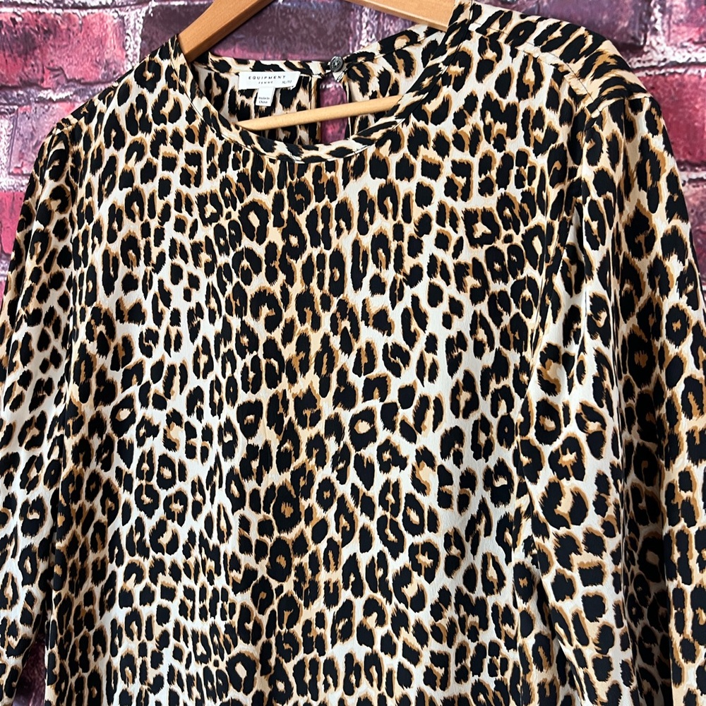 Equipment "Aubrey" 100% Silk Leopard Print Shift Dress with Pockets - Picture 5 of 8